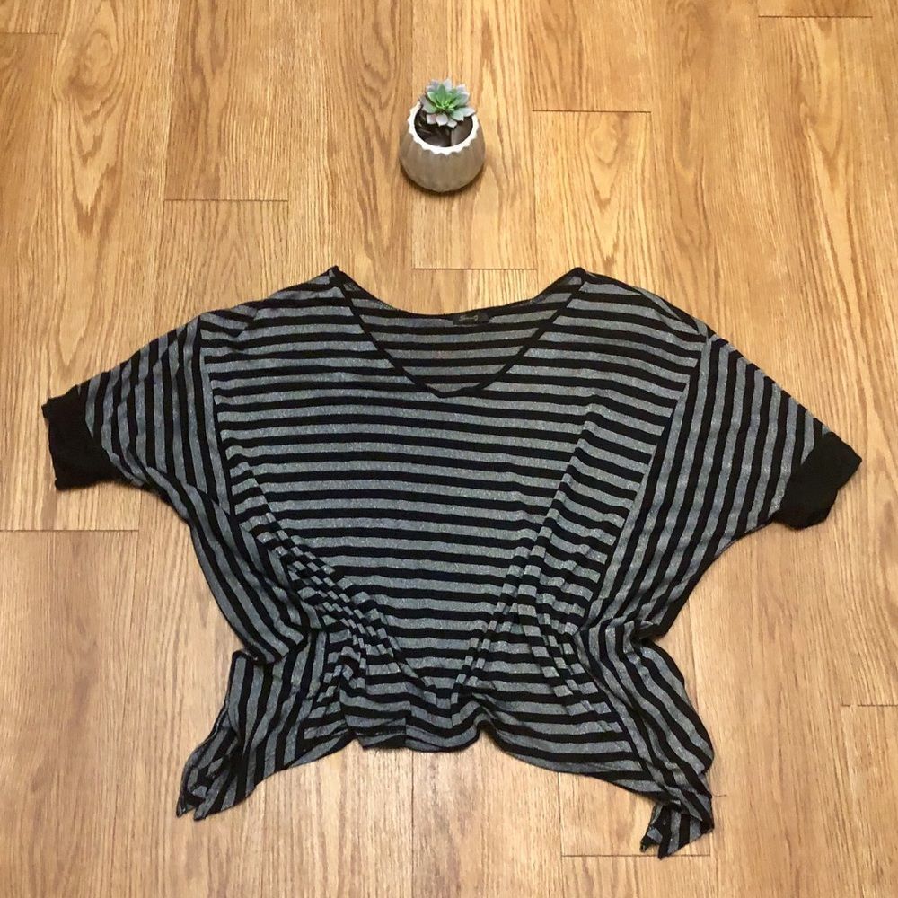 Seven oversized asymetrical hemmed shirt 🍀